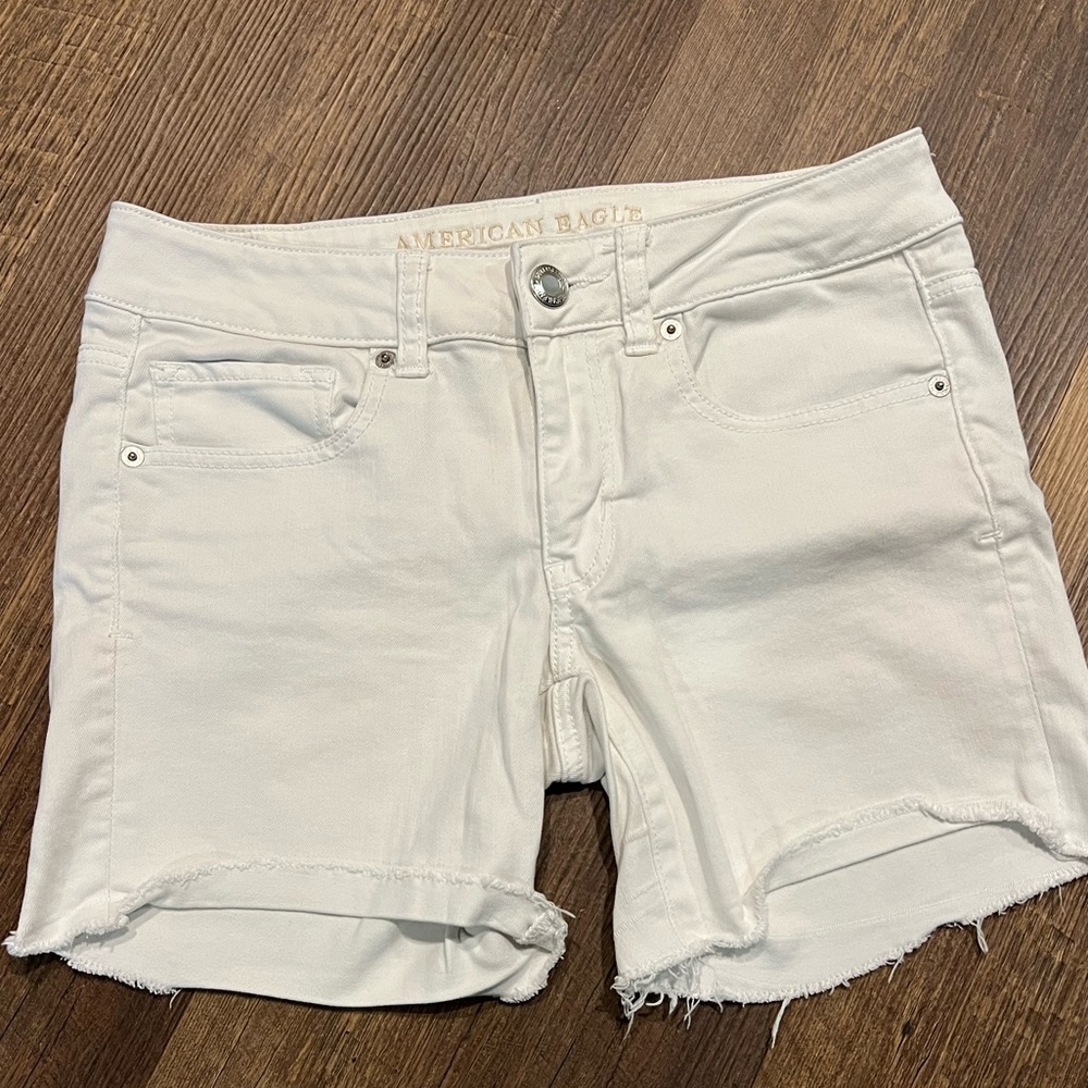 American Eagle white midi shorts womens size 6 denim shorts high waisted raw hem